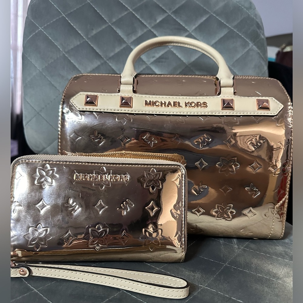 Michael Kors - Rose Gold (WALLET ONLY)